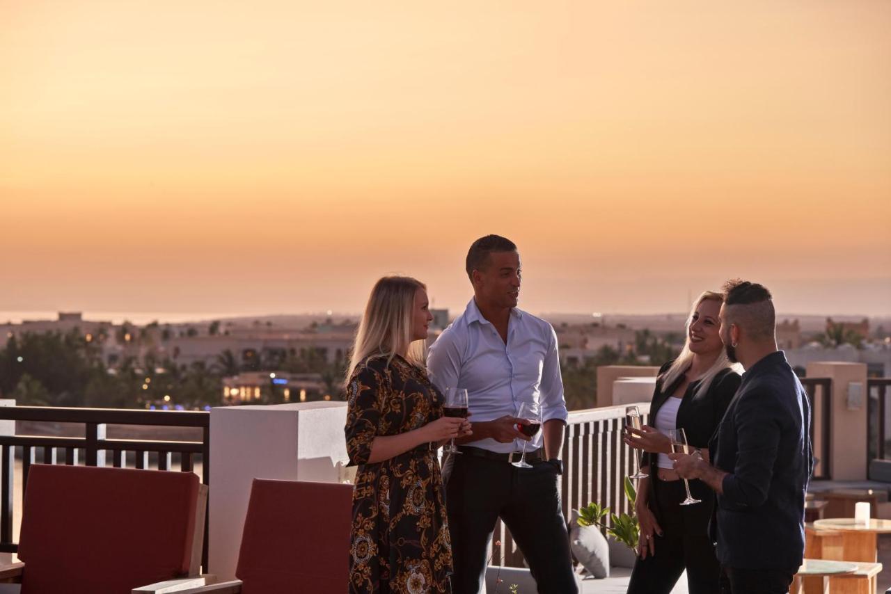 Fanar Hotel & Residences Salála Exteriér fotografie Rooftop bar
