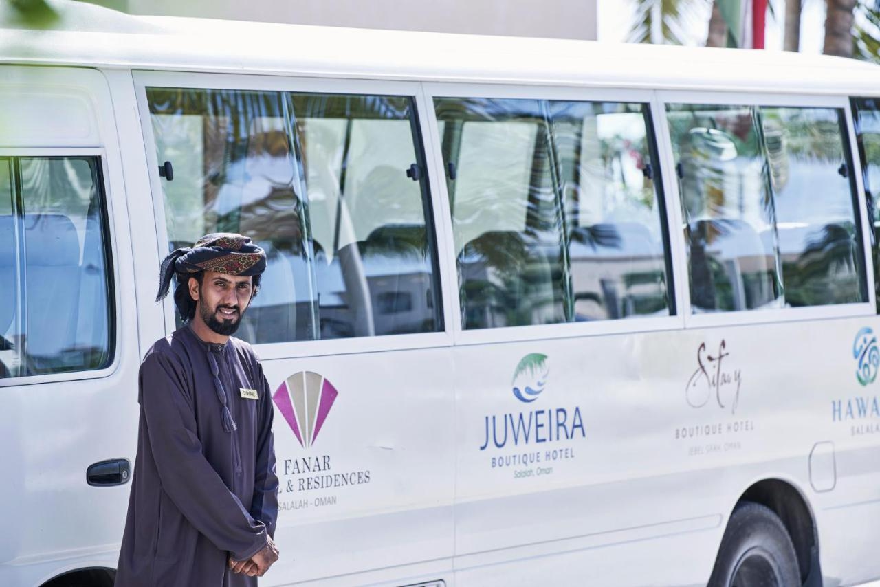 Fanar Hotel & Residences Salála Exteriér fotografie Juweira driver