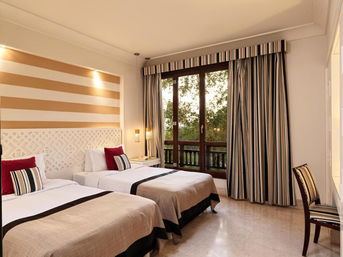 Fanar Hotel & Residences Salála Exteriér fotografie Deluxe Room