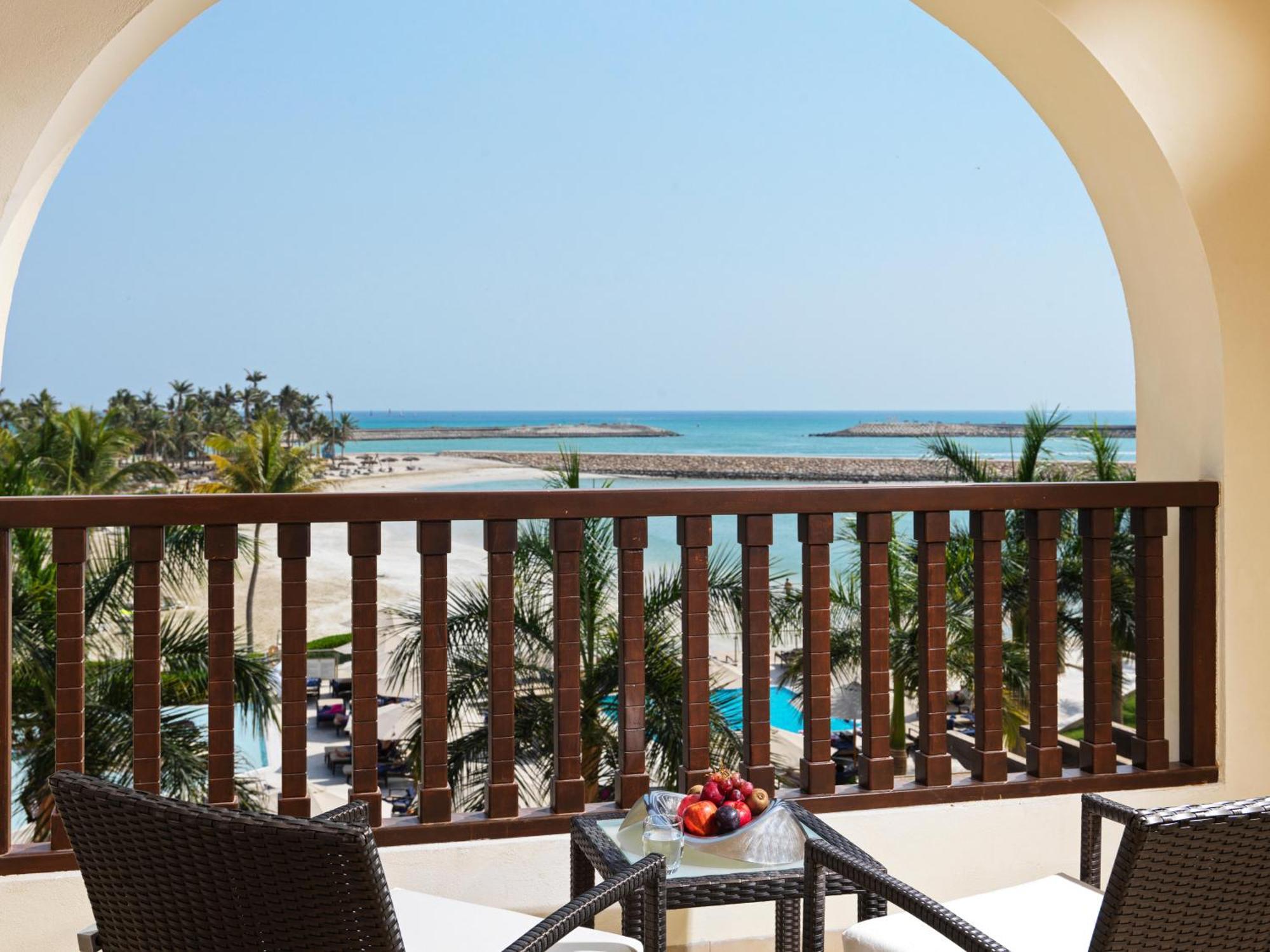 Fanar Hotel & Residences Salála Exteriér fotografie View from the balcony of a suite