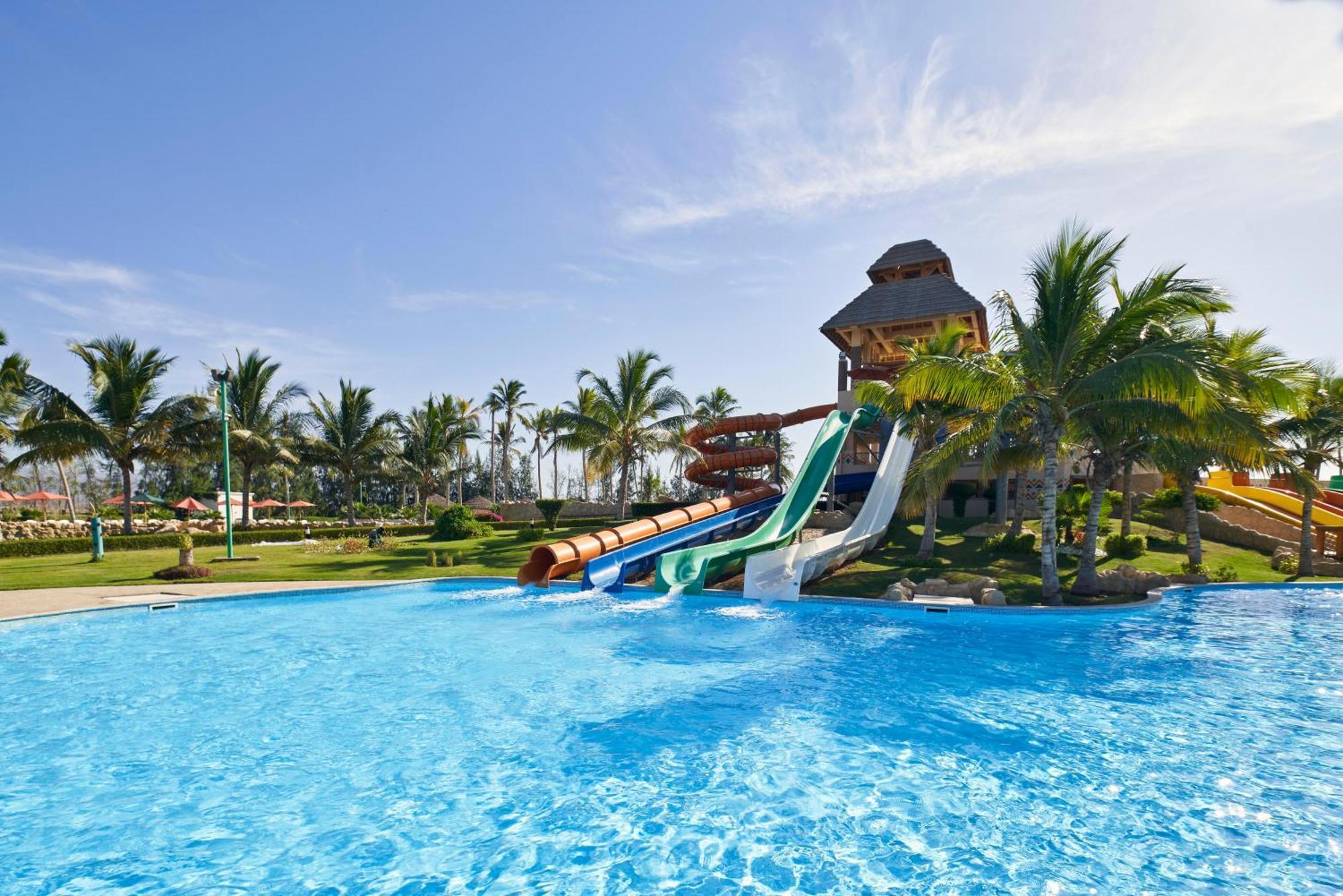 Fanar Hotel & Residences Salála Exteriér fotografie Water park
